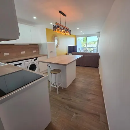 L Instant Bord De Piscine Clim Parking Apartmán